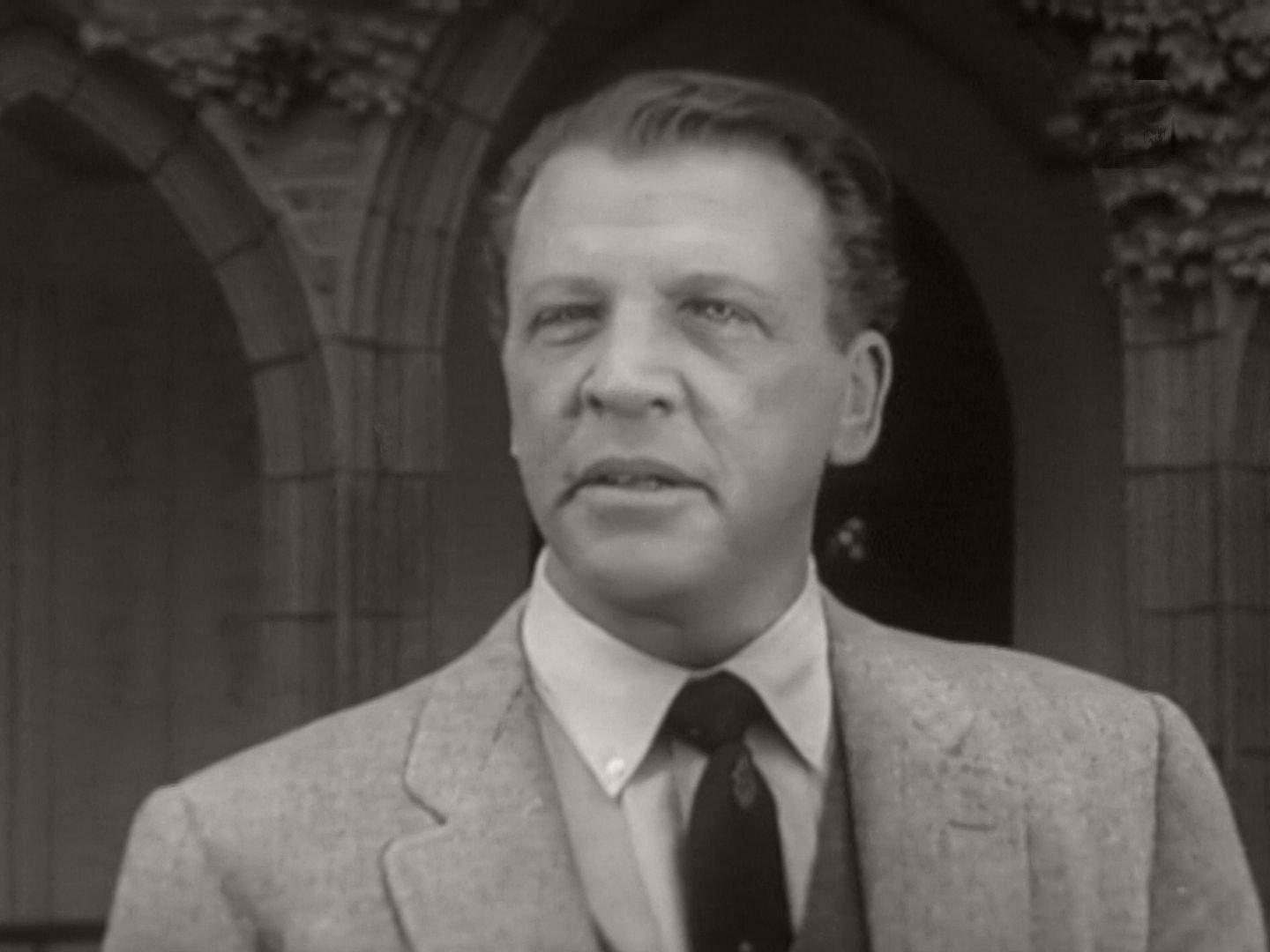 Screenshot from the 1959 ‘The Battle of the Bridge’ episode of The Four Just Men (1959-1960) (1) featuring Dan Dailey (as Tim Collier)