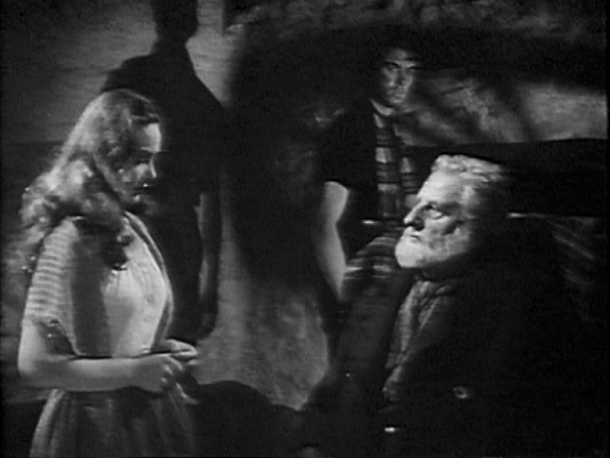 Patricia Roc (as Mary) and Finlay Currie (as Hector Macrae) in a screenshot from The Brothers (1947) (1)