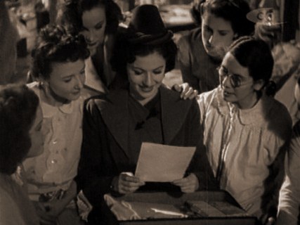 Margaret Lockwood (as Leslie James) in a screenshot from A Girl Must Live (1939) (1)