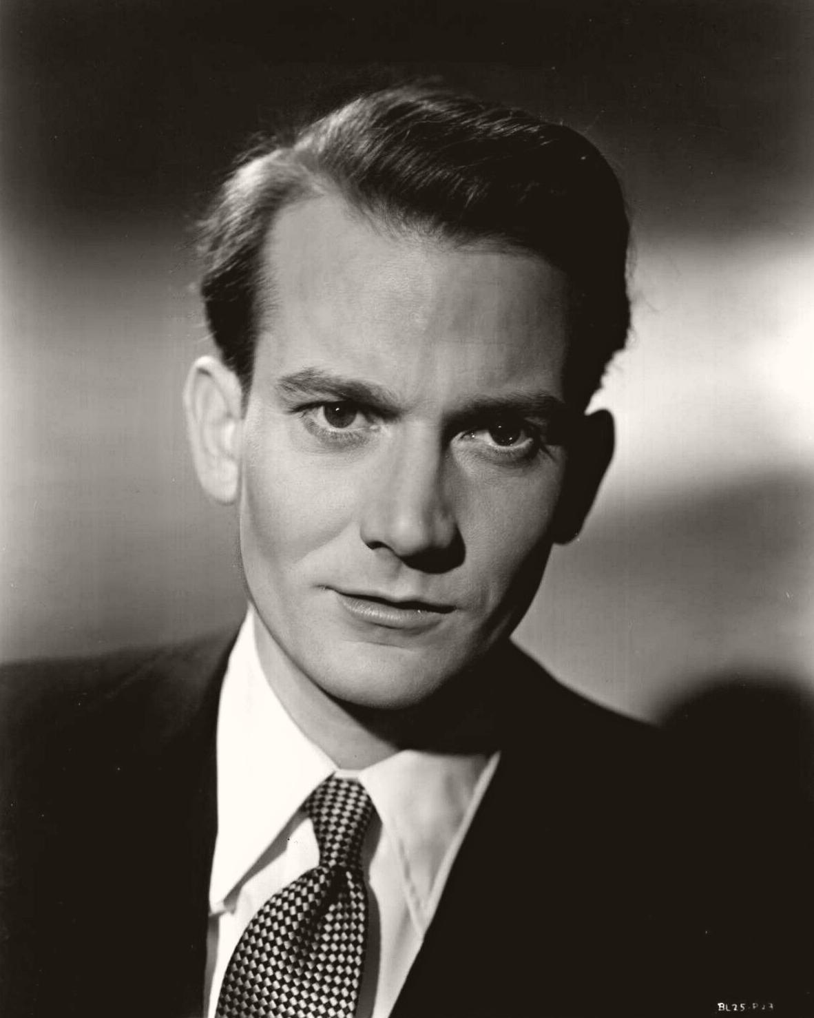Photograph from The Holly and the Ivy (1952) featuring Denholm Elliott (as Michael Gregory) (1)