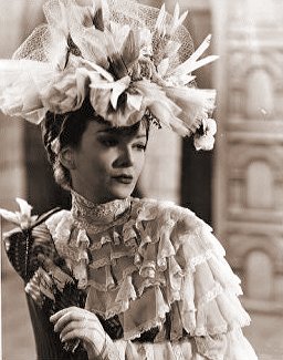 Photograph from Kind Hearts and Coronets (1949) (3)
