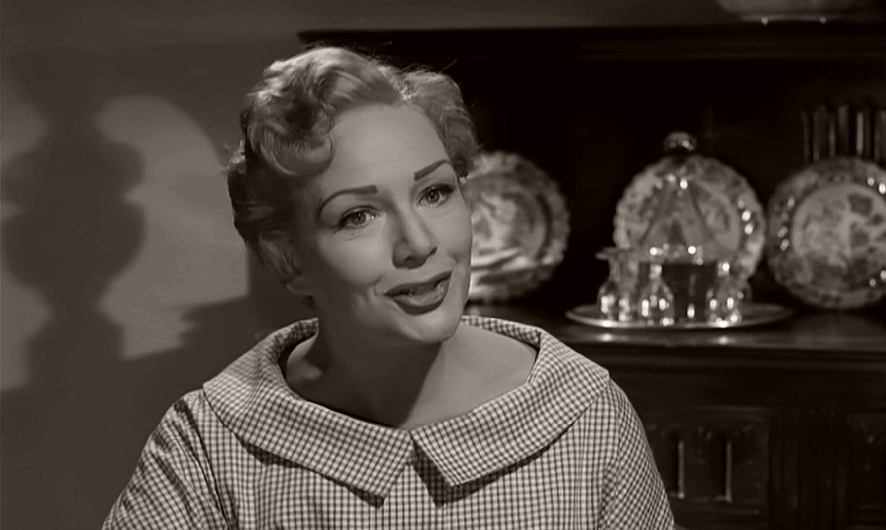 Screenshot from Please Turn Over (1959) (3) featuring Jean Kent
