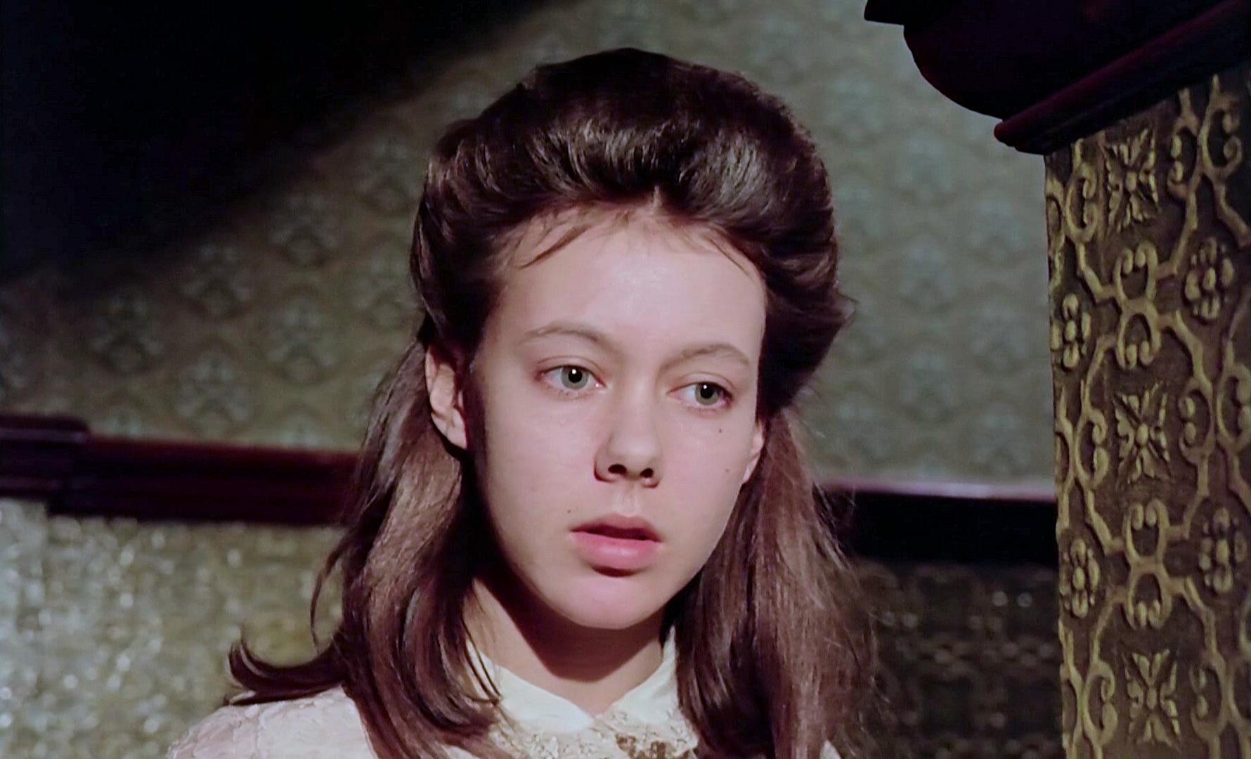 Screenshot from The Railway Children (1970) (3) featuring Jenny Agutter (as Roberta ‘Bobbie’ Waterbury)