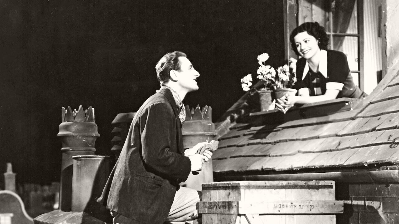 Photograph from The Street Singer (1937) featuring Arthur Tracy (as Richard King) and Margaret Lockwood (as Jenny Green) (2)