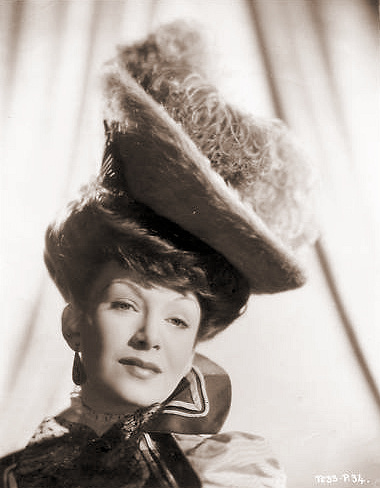 Photograph from Trottie True (1949) (1)